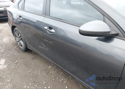 2023 Kia Forte Lxs z USA, uszkodzony, nr VIN 3KPF24AD3PE616631